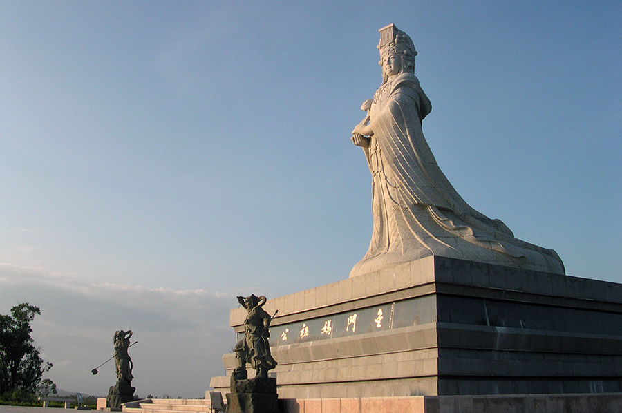 A statue of Mazu stands in Kinmen Matsu Park, Taiwan. Creative Commons photo by Koika